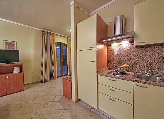 Relais San Rocco - Wohnbeispiel Suite Olivenhainblick und Terrasse (Zimmercodierung SB1)