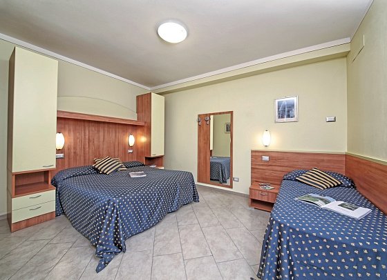 Relais San Rocco - Wohnbeispiel Suite Olivenhainblick und Terrasse (Zimmercodierung SB1)