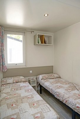 Camping Cisano & San Vito - Wohnbeispiel Mobilheim Turchese (Zimmercodierung CB3)