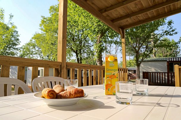 Camping Cisano & San Vito - Wohnbeispiel Mobilheim Rubino Lux (Zimmercodierung CB2)