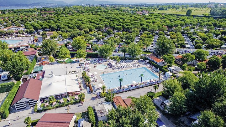 Camping Village Butterfly (by Happy Camp)