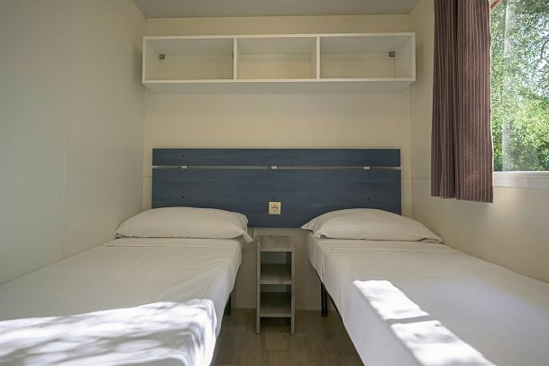 Camping Garda - Wohnbeispiel Mobilheim Standard Plus (Zimmercodierung CB1)