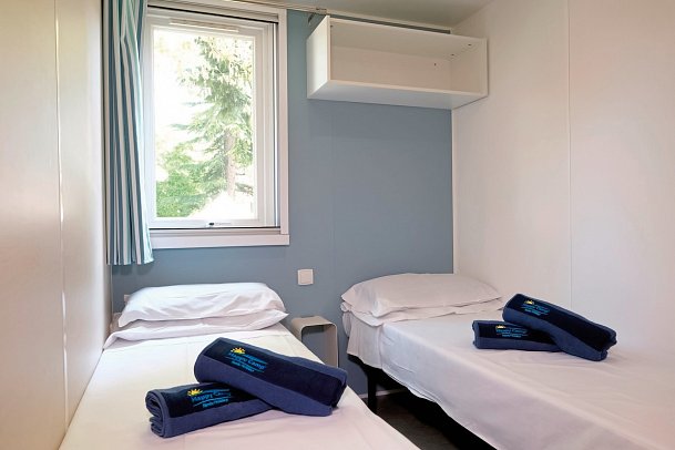 Camping Cisano & San Vito (by Happy Camp) - Wohnbeispiel Mobilheim Happy Premium (Zimmercodierung CM1)