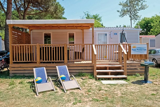 Camping Cisano & San Vito (by Happy Camp) - Wohnbeispiel Mobilheim Happy Premium Suite (Zimmercodierung CM3)