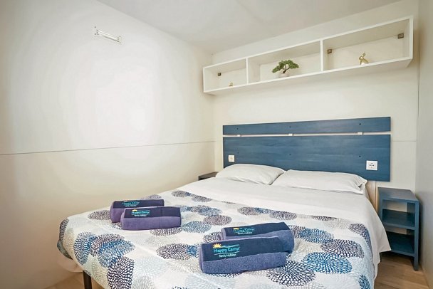 Camping Cisano & San Vito (by Happy Camp) - Wohnbeispiel Mobilheim Happy Easy (Zimmercodierung CB1)