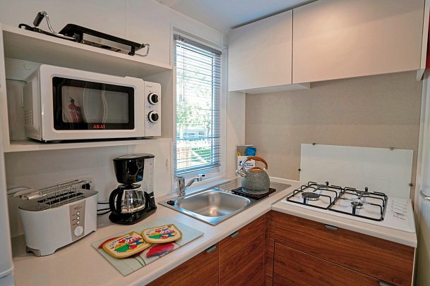 Camping Bella Italia (by Happy Camp) - Wohnbeipsiel Mobilheim Happy Premium Suite (Zimmercodierung CM2)