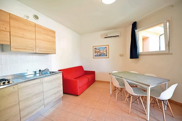 Camping Village Bella Italia - Wohnbeispiel 3-Zimmer-Bungalow Oleandro (Zimmercodierung OB3)