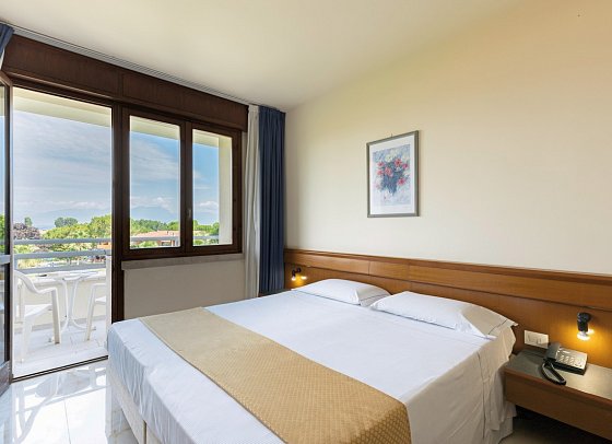 Du Parc Sirmione - Wohnbeispiel Doppelzimmer Standard (Zimmercodierung DG1)