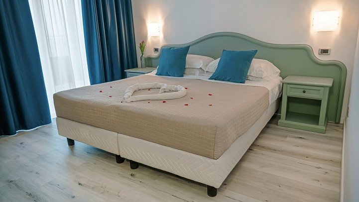 AHG Riva del Sole - Wohnbeispiel Doppelzimmer Classic (Zimmercodierungen DB1, DB2 & DSI)