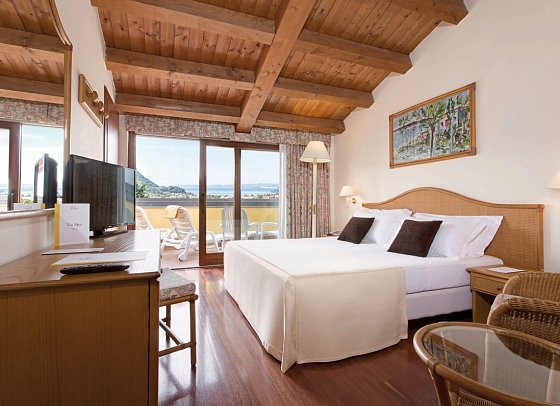 Poiano Garda Resort - Poiano Hotel - Wohnbeispiel Doppelzimmer Seeblick (Zimmercodierung DBI)