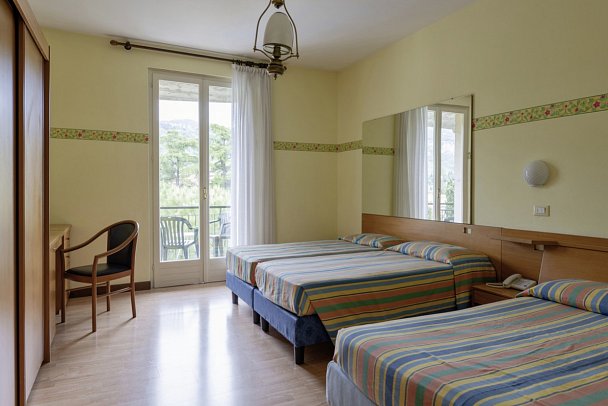 Hotelkomplex Palme Suite & Royal - Wohnbeispiel Doppelzimmer mit einem Zustellbett (Zimmercodierung DB2)