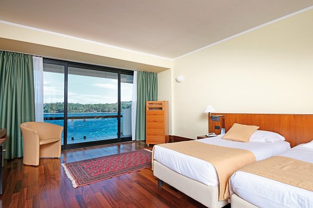 Salò du Parc - Wohnbeispiel Doppelzimmer Deluxe Seeblick (Zimmercodierung DDI)