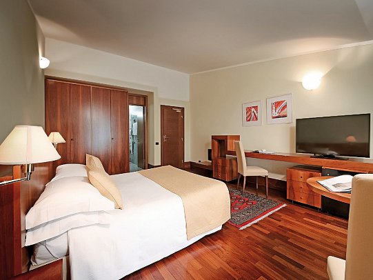 Salò du Parc - Wohnbeispiel Doppelzimmer Deluxe Seeblick (Zimmercodierung DDI)