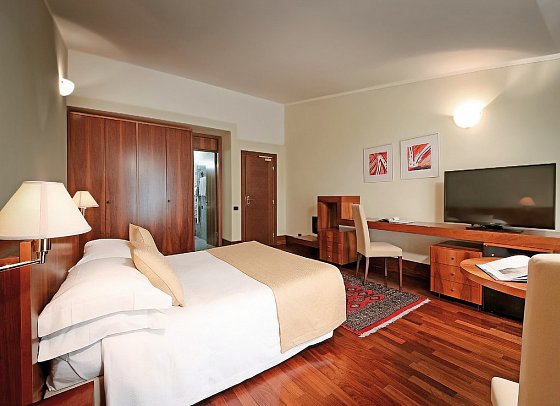 Salò du Parc - Wohnbeispiel Doppelzimmer Deluxe Seeblick (Zimmercodierung DDI)
