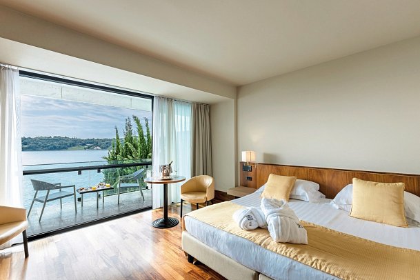 Salò du Parc - Wohnbeispiel Doppelzimmer Prestige Seeblick (Zimmercodierung DOI)