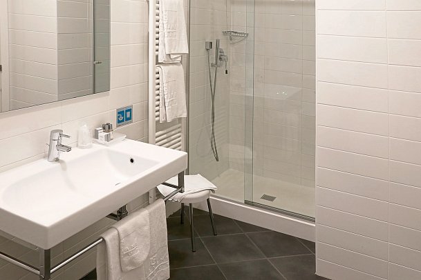 Lido - Wohnbeispiel Doppelzimmer Deluxe Seeblick (Zimmercodierung DB2)