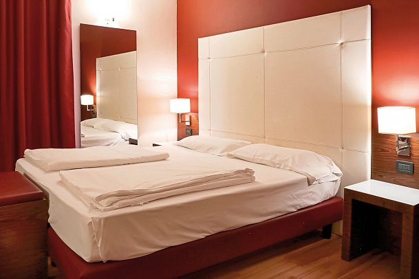 Lido - Wohnbeispiel Doppelzimmer Standard mit seitl. Seeblick (Zimmercodierung DB1)