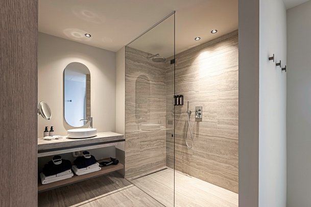 Stroblhof Lake Garda - Wohnbeispiel Doppelzimmer Lago (Zimmercodierung DB1)