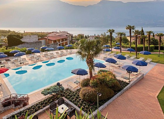 Hotel Royal Village - Außenpoolanlage