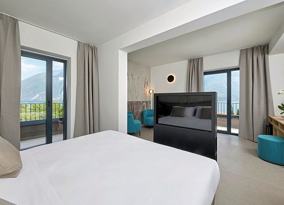 Hotel Royal Village - Wohnbeispiel Juniorsuite Seeblick (Zimmercodierung J1I)