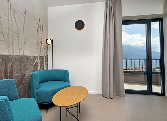 Hotel Royal Village - Wohnbeispiel Juniorsuite Seeblick (Zimmercodierung J1I)