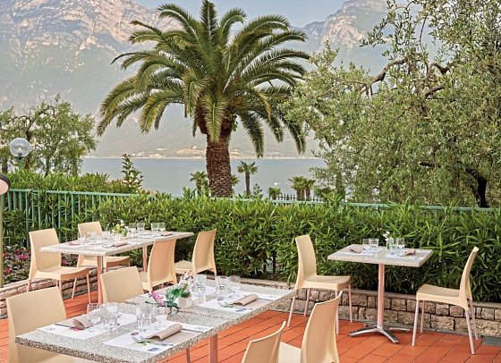Hotel Royal Village - Terrasse