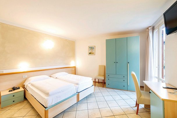 All´ Azzurro - Wohnbeispiel Doppelzimmer Nebengebäude (Zimmercodierungen D1V & EBV)