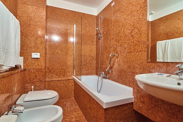 Europa Skypool & Panorama