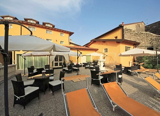 Borgo dei Poeti Wellness Resort - Sonnenterasse