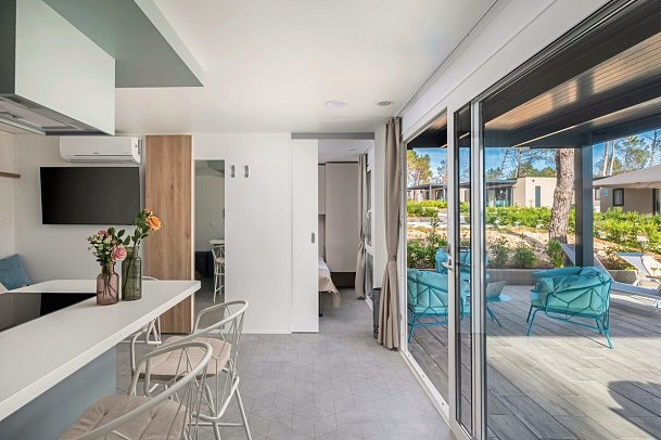 Aminess Style Camping Avalona Glamping Villas & Holiday Homes - Wohnbeispiel Luxury Holiday Home with Pool (Zimmercodierung HB3)