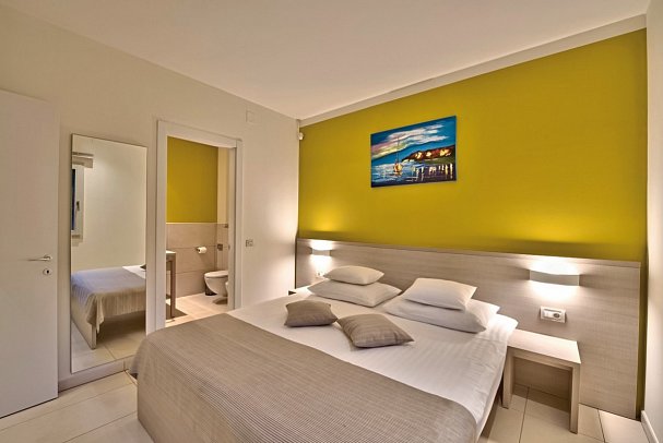 Crvena Luka Resort - Wohnbeispiel Appartement 2 Schlafzimmer Meerseite (Zimmercodierung OBC)