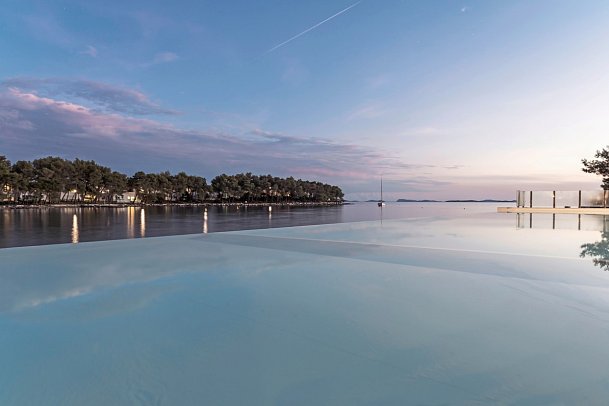 Crvena Luka Resort
