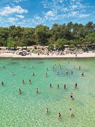 Crvena Luka Resort