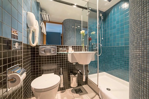 Ilirija - Beispiel Bad (Zimmercodierungen DE1, DF1, DC4, DSM, DC5 & DMM)