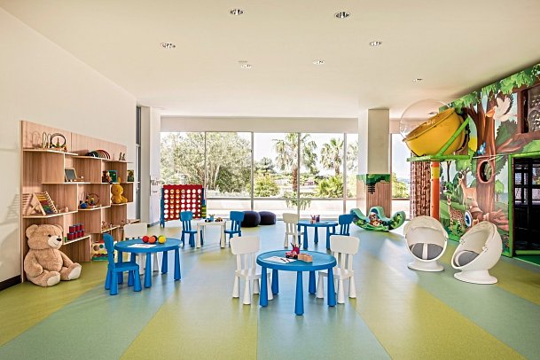 Falkensteiner Club Funimation Borik