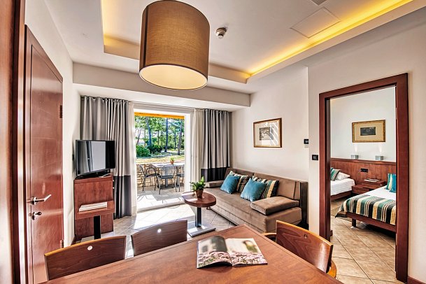 Zaton Holiday Resort - Wohnbeispiel Apt. 2 Schlafzimmer Komfort für 5 Pers. (Zimmercodierung OF1)