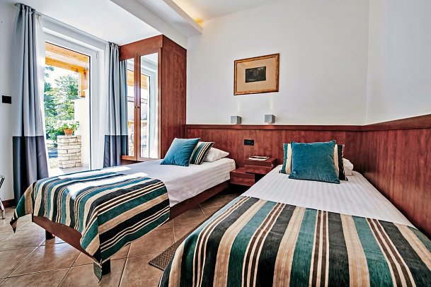 Zaton Holiday Resort - Wohnbeispiel Apt. 2 Schlafzimmer Komfort für 5 Pers. (Zimmercodierung OF1)