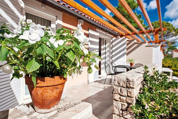 Zaton Holiday Resort - Beispiel Terrasse Studio Komfort (Zimmercodierung SF1)