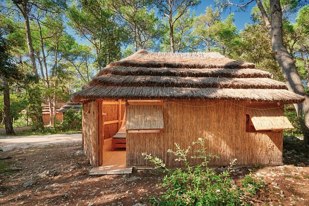 Pine Beach Pakostane - Wohnbeispiel Familien Bungalow (Zimmercodierungen CB3, bis & CB8)