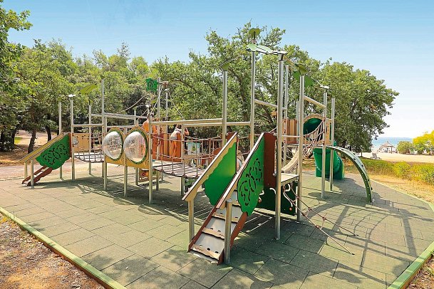 Pine Beach Pakostane