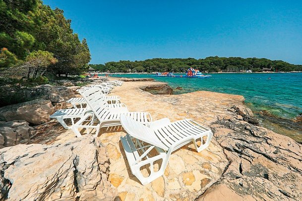 Pine Beach Pakostane