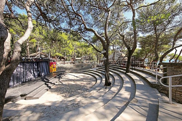 Pine Beach Pakostane