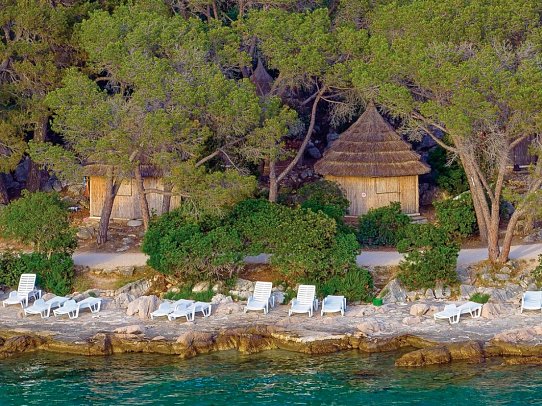 Pine Beach Pakostane