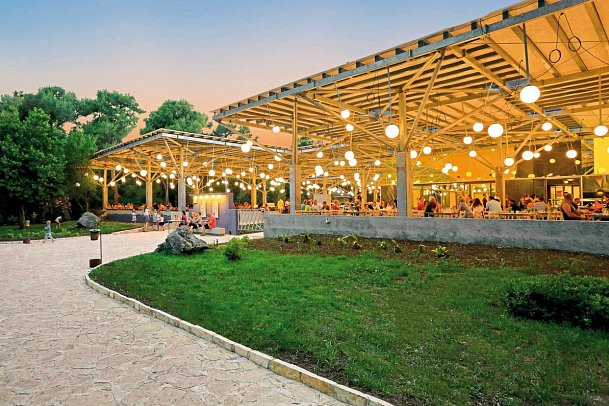 Pine Beach Pakostane