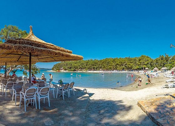 Pine Beach Pakostane