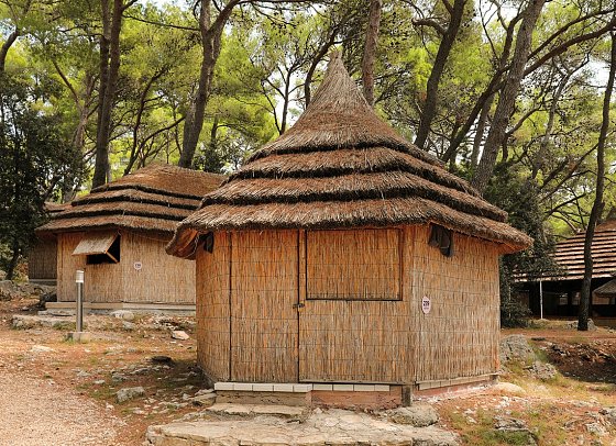 Pine Beach Pakostane - Wohnbeispiel Bungalow Komfort mit Strom (Zimmercodierung CB2)