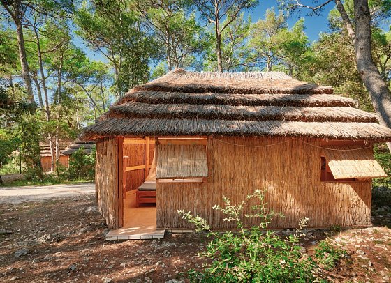 Pine Beach Pakostane - Wohnbeispiel Familien Bungalow (Zimmercodierungen CB3, bis & CB8)