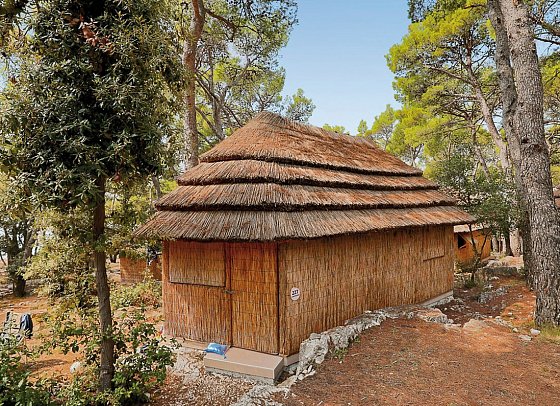 Pine Beach Pakostane - Wohnbeispiel Familien Bungalow (Zimmercodierungen CB3, bis & CB8)