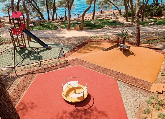 Pine Beach Pakostane