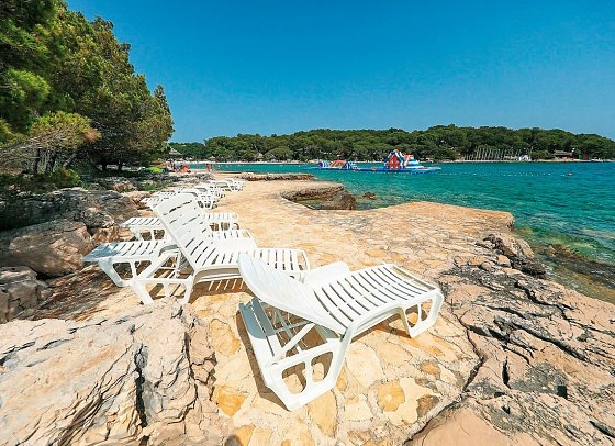 Pine Beach Pakostane